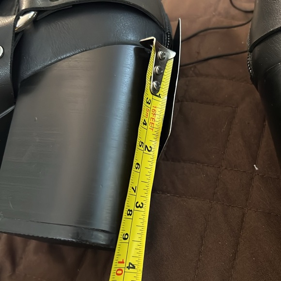 Forever 21 faux leather booties featuring an ankle length, pointed toe boot - Picture 7 of 7